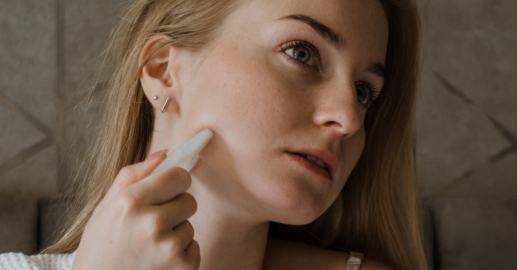 5 Ways to Sculpt Your Jawline Nudie Glow