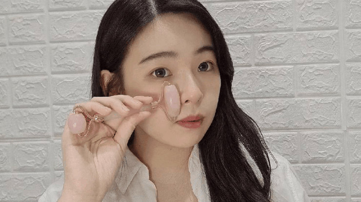 I DEW CARE Plush Party Buttery Vitamin C Lip Mask - Nudie Glow I DEW CARE Plush Party Buttery Vitamin C Lip Mask - Nudie Glow